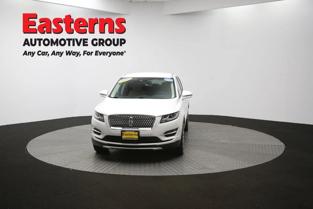 Used 2019 White Lincoln Select image 52