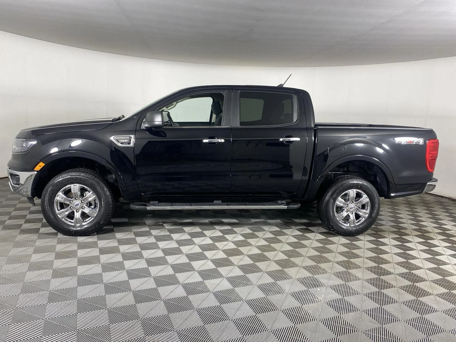Used 2023 Shadow Black Ford XLT image 14