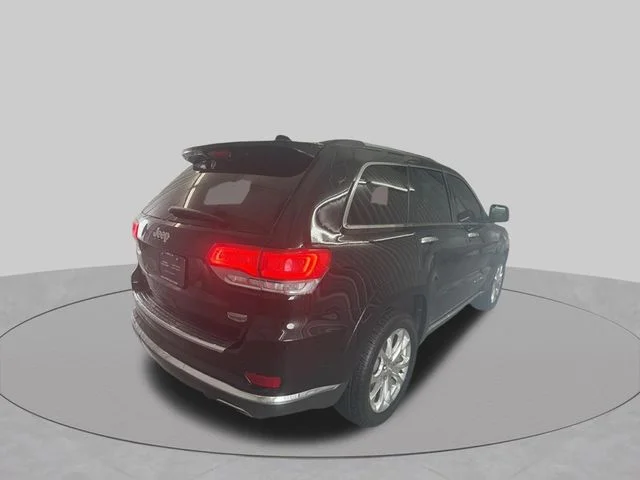 Used 2020 Diamond Black Crystal Pearlcoat Jeep Summit image 5