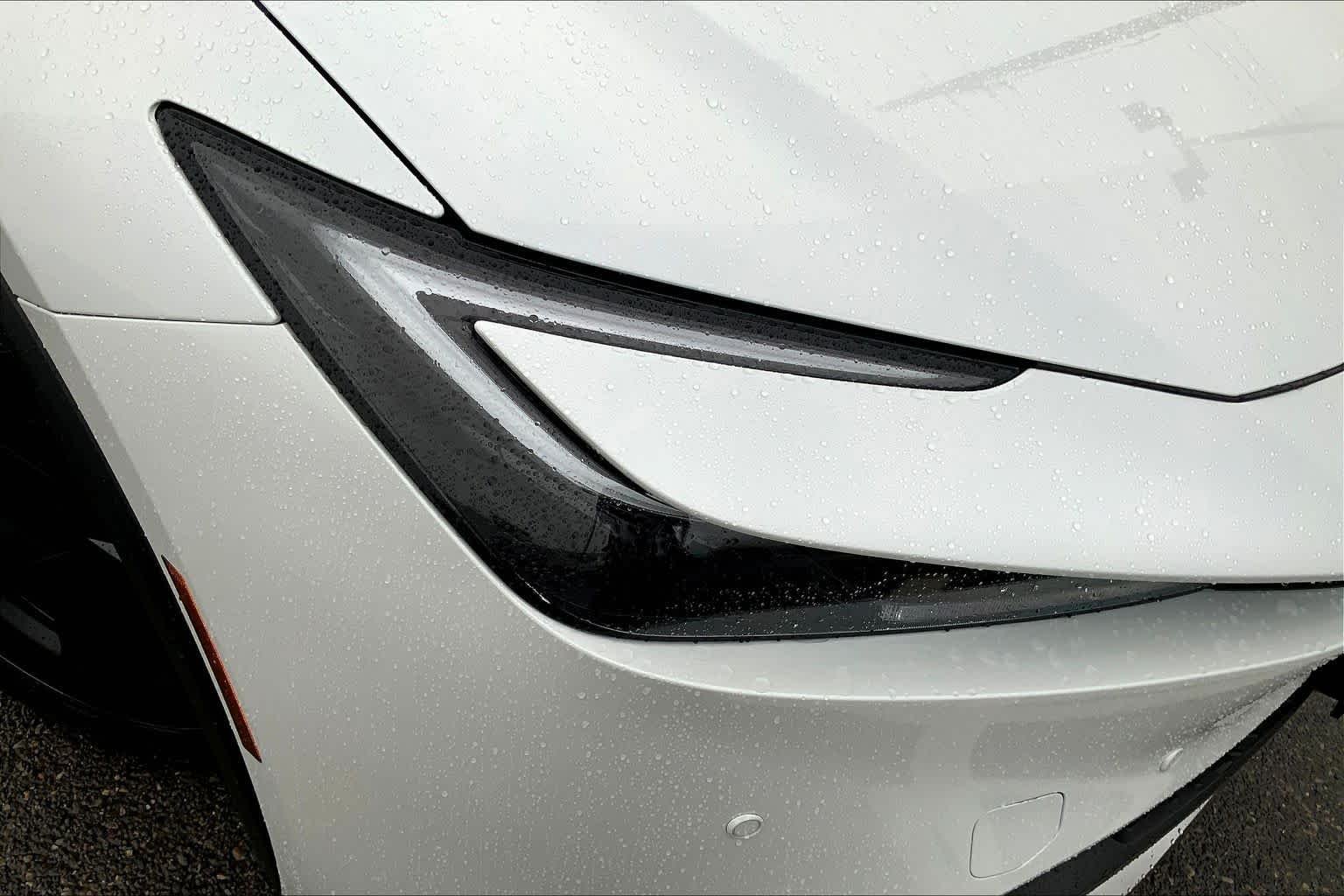 2026 Toyota Prius Plug-in Hybrid SE - Photo 13