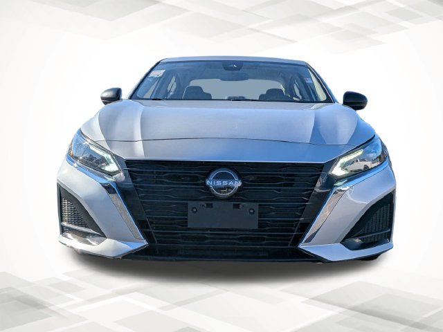 Used 2024 Silver Nissan 2.5 SV image 8