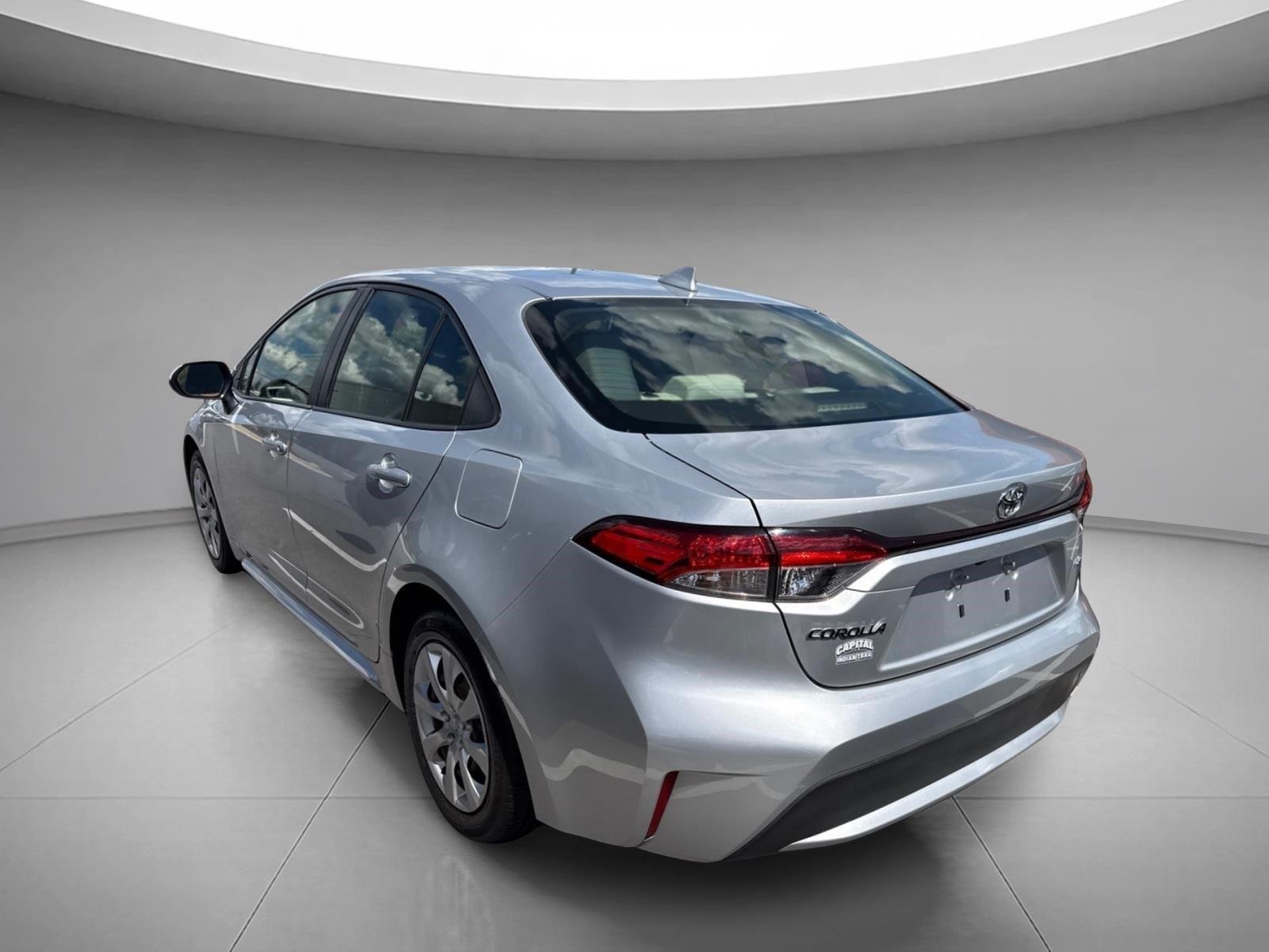 Used 2020 Classic Silver Metallic Toyota LE image 9