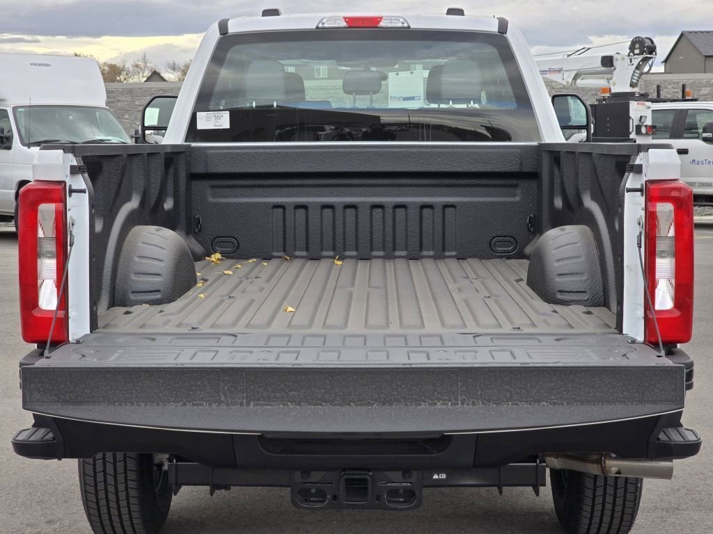 New 2026 Oxford White Ford XL image 24