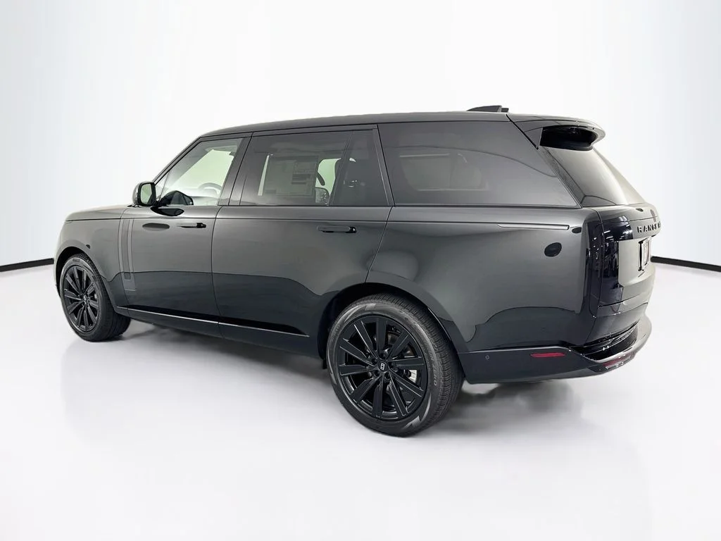 New 2027 Santorini Black Land Rover SE image 7