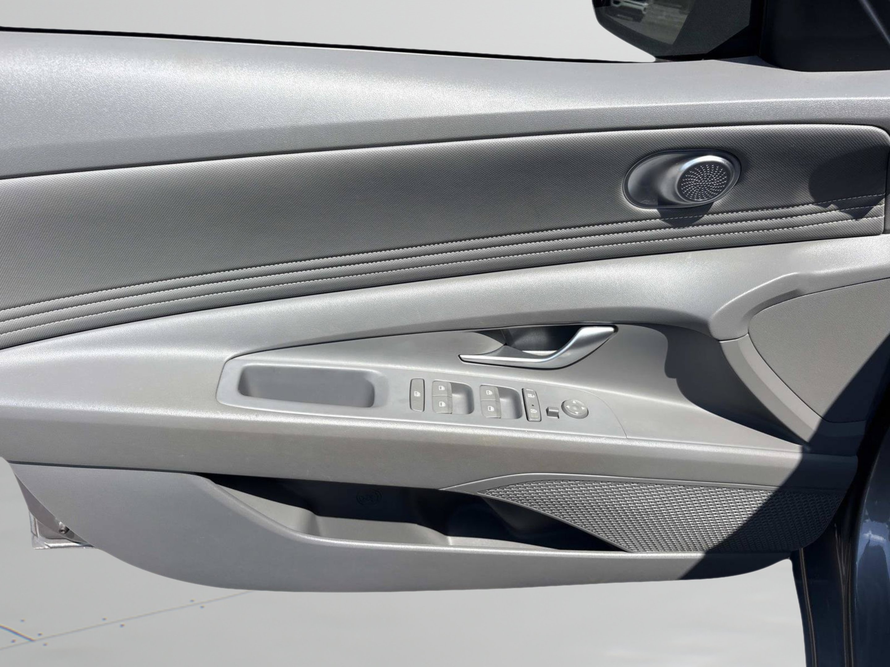Used 2023 Fluid Metal Hyundai SEL image 19
