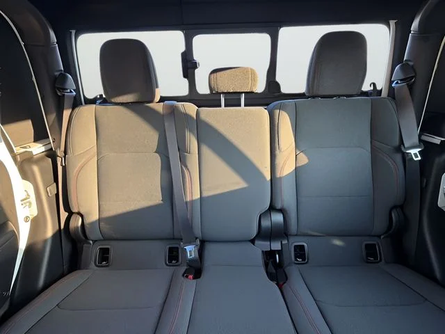 Used 2024 White Jeep Rubicon image 33