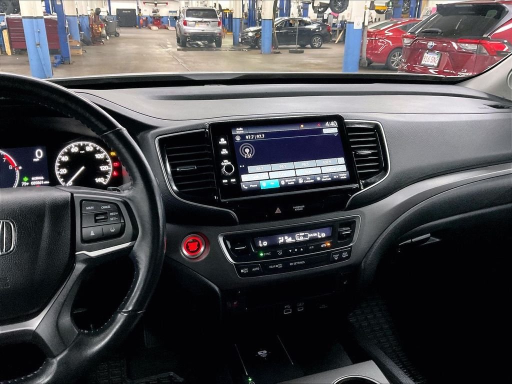 Used 2024 White Honda RTL image 18