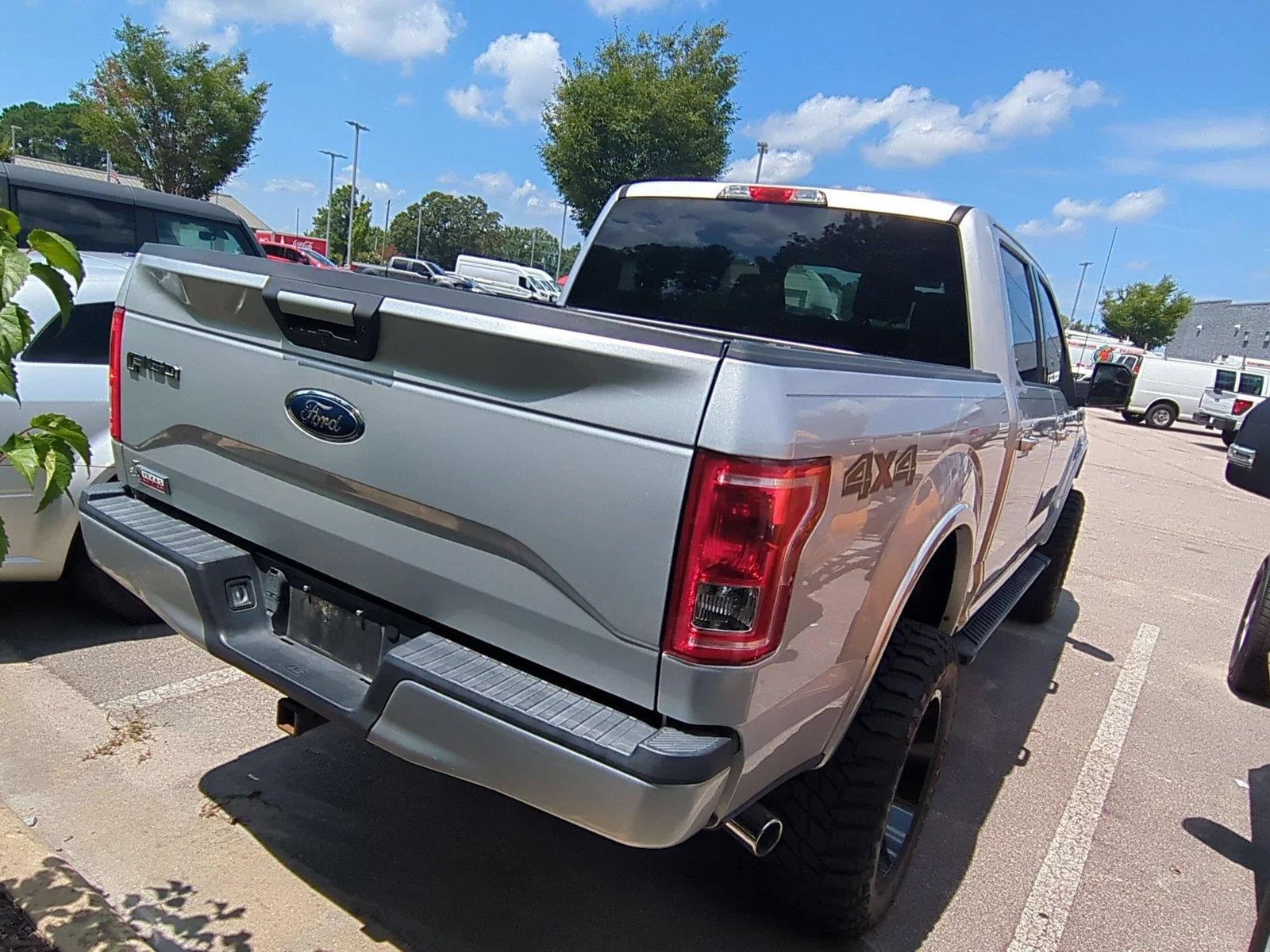 Used 2017 Ingot Silver Ford XLT image 4