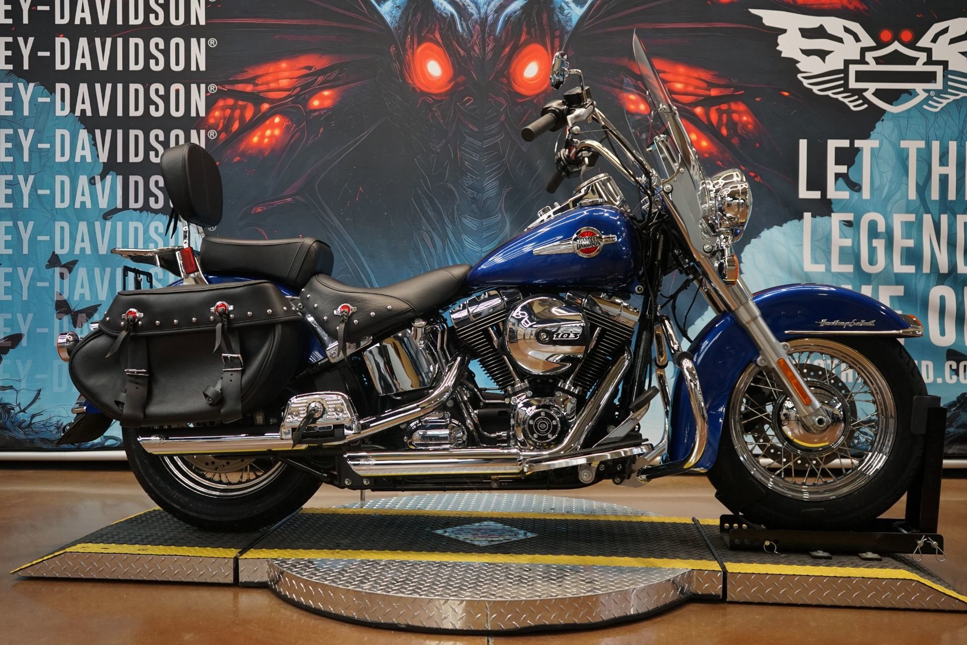 Used 2016 Superior Blue Harley-Davidson  image 1