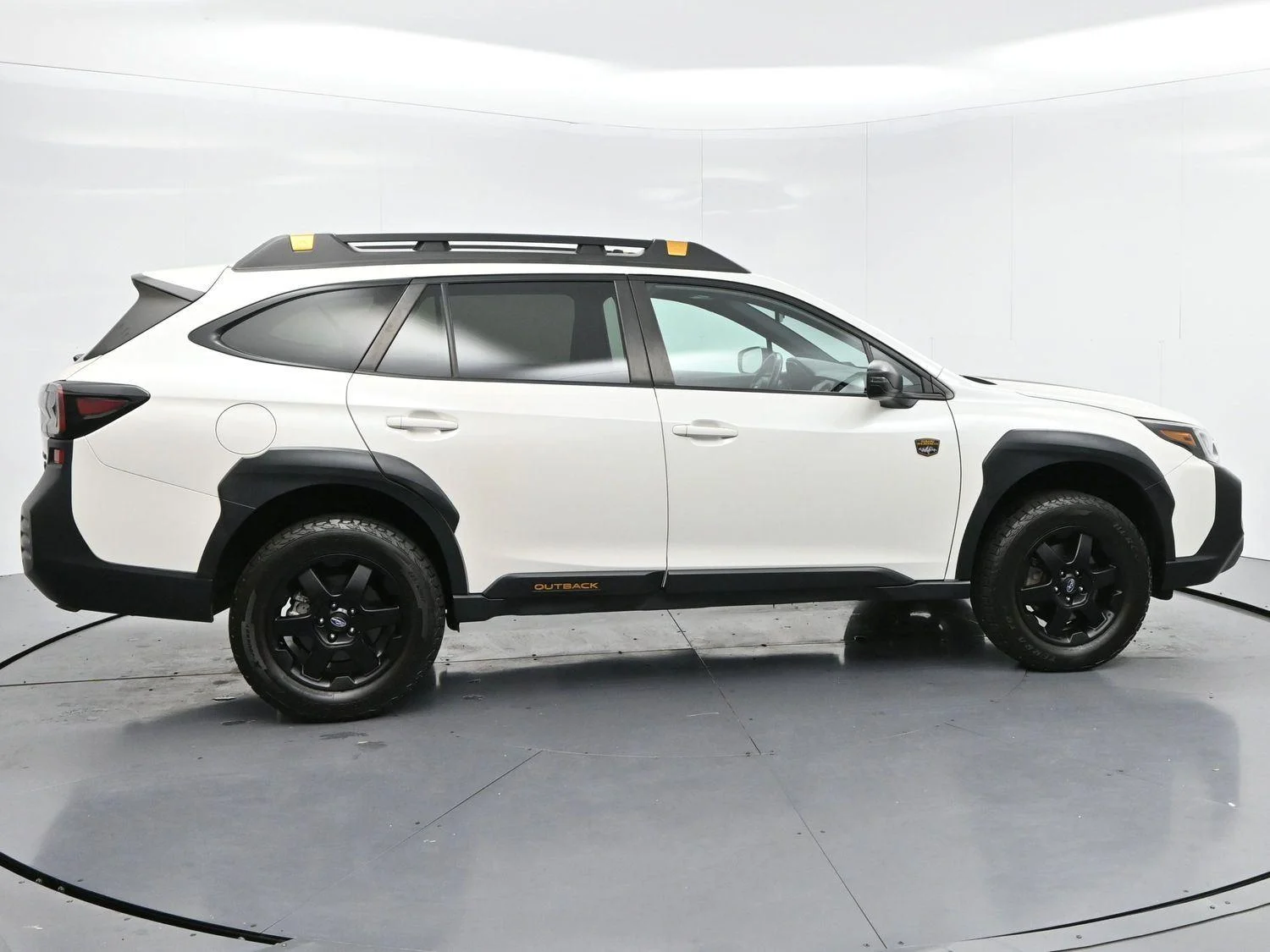 Used 2024 Crystal White Pearl Subaru Wilderness image 8