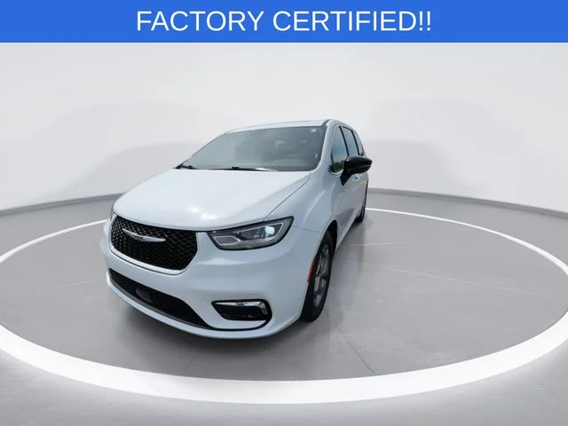 Used 2024 White Chrysler Limited image 3