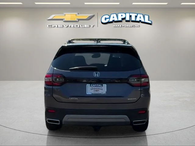 Used 2025  Honda Touring image 4