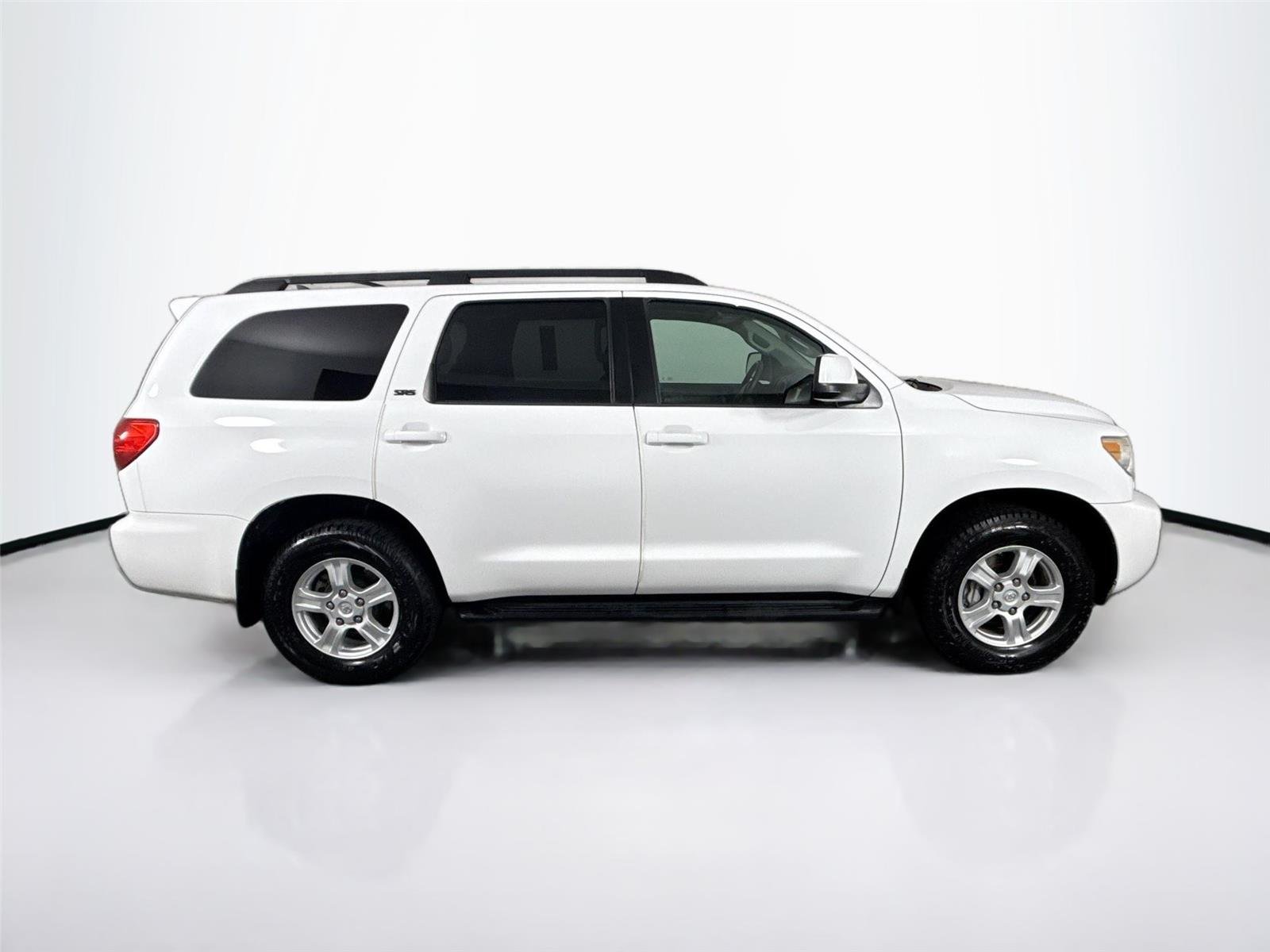 Used 2016 Super White Toyota SR5 image 9