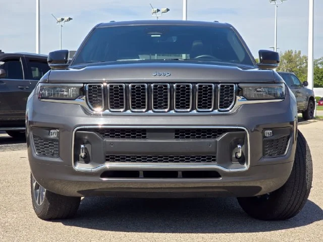 Used 2021 Baltic Gray Metallic Clearcoat Jeep Overland image 3