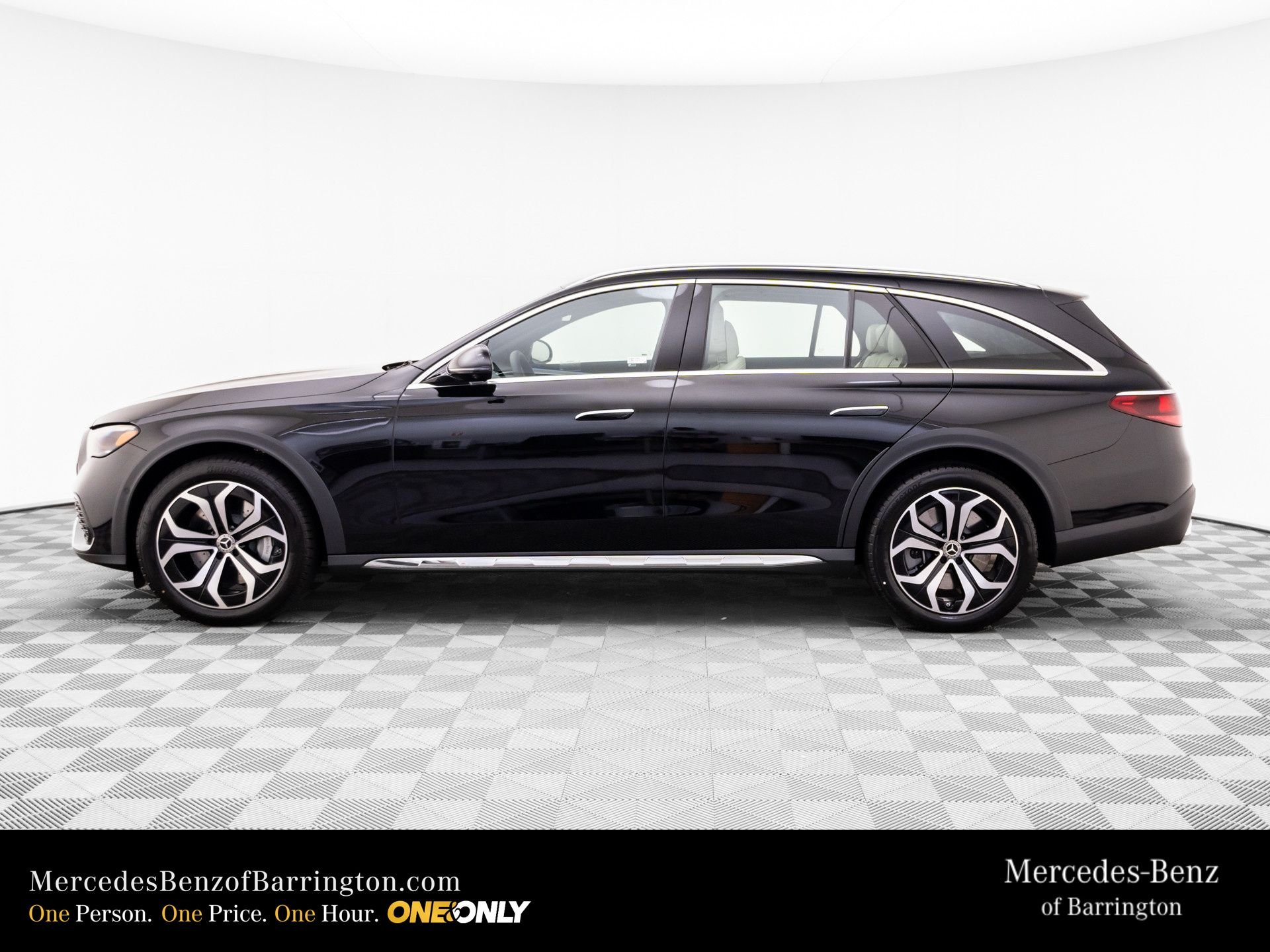 New 2027 Black Mercedes-Benz E 450 image 2