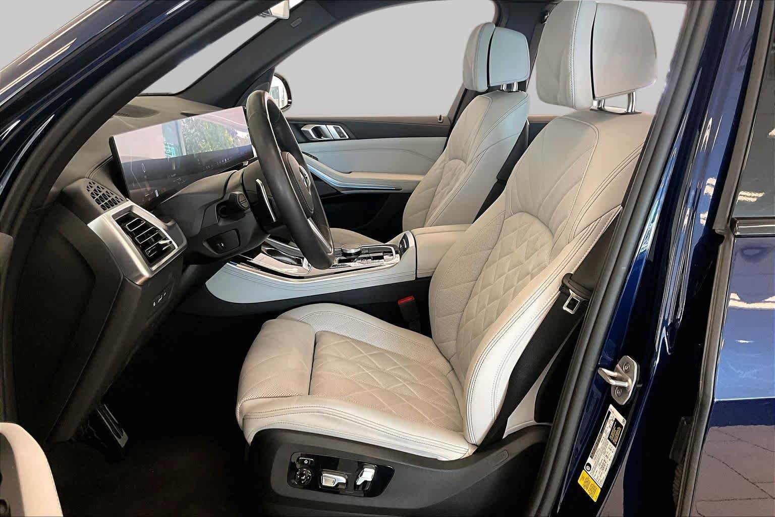 Used 2024 Tanzanite Blue II Metallic BMW sDrive40i image 7