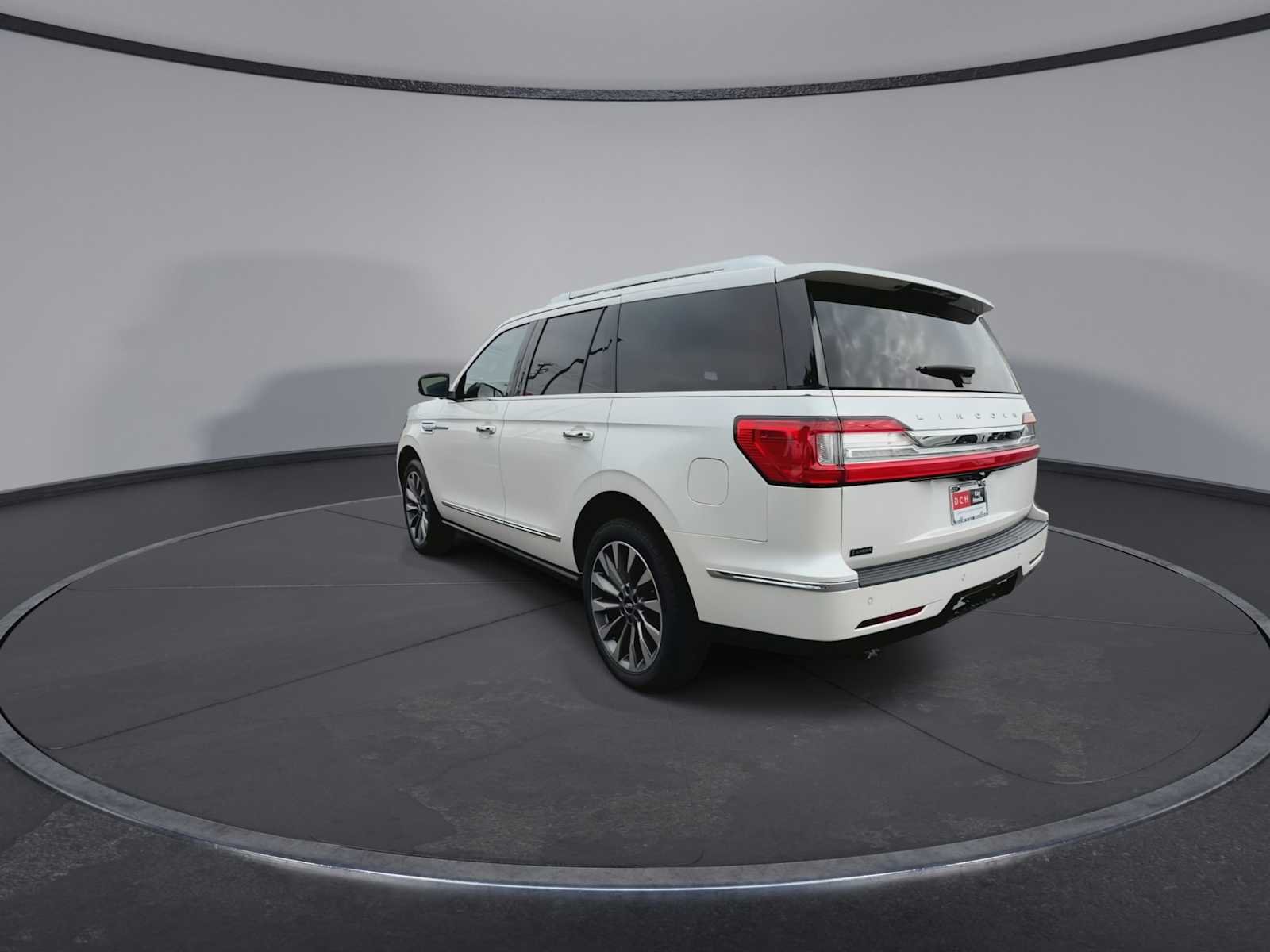 Used 2019 White Platinum Metallic Tri-Coat Lincoln Select image 6