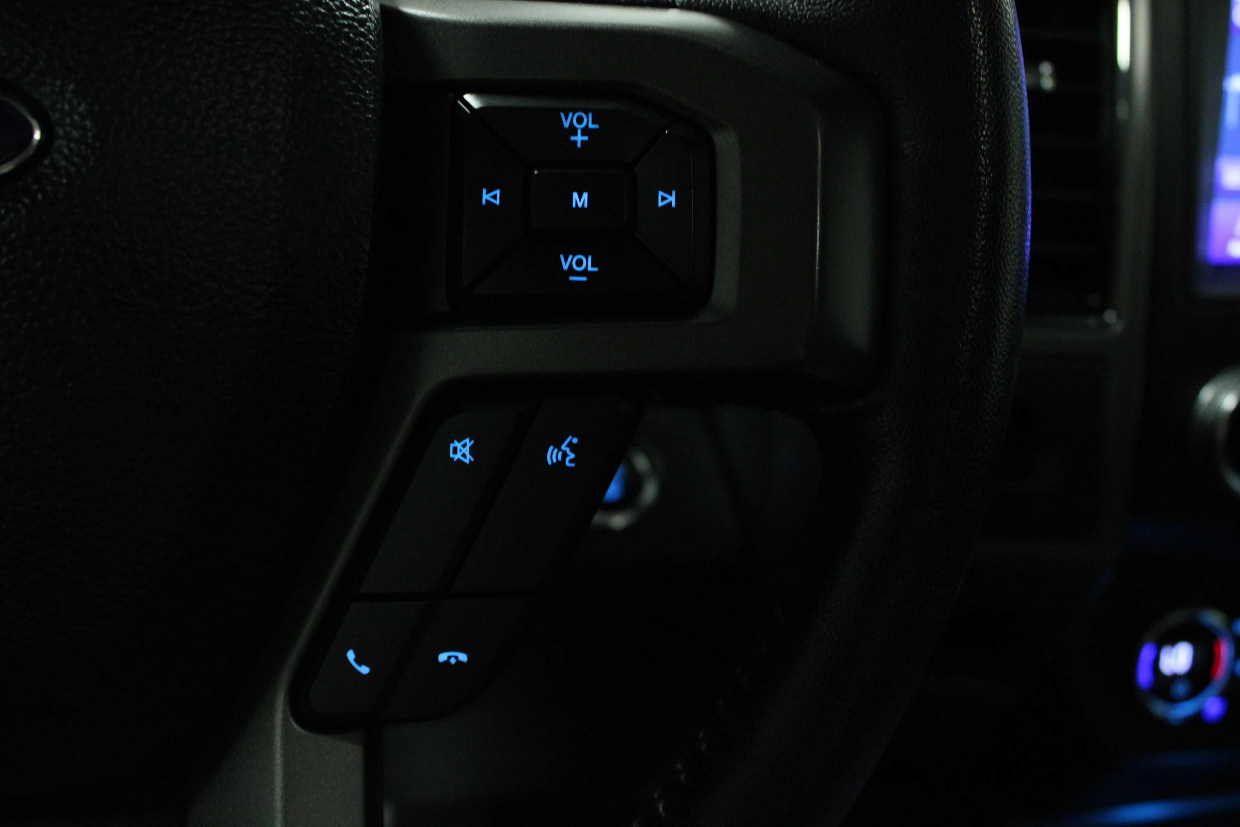 Used 2020 Black Ford XLT image 22