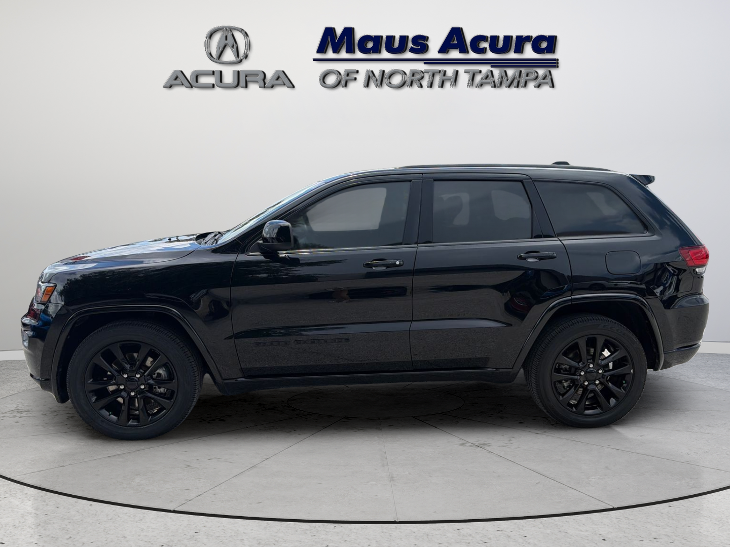 Used 2021 Diamond Black Jeep Laredo X image 7