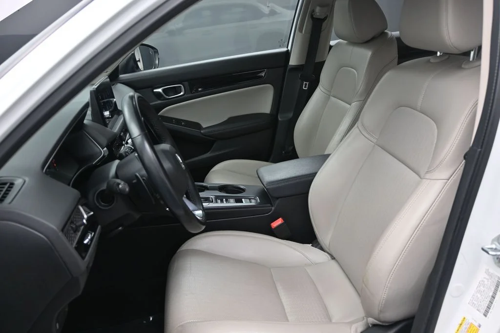 Used 2023 Platinum White Pearl Honda Touring image 15