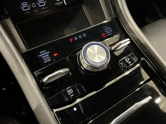 Used 2024 Gray Jeep Summit image 18