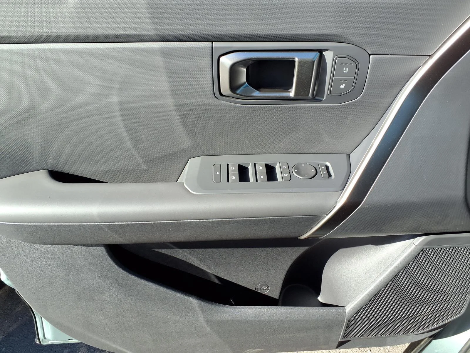 New 2027 Iceberg Green Kia X-Line SX image 11