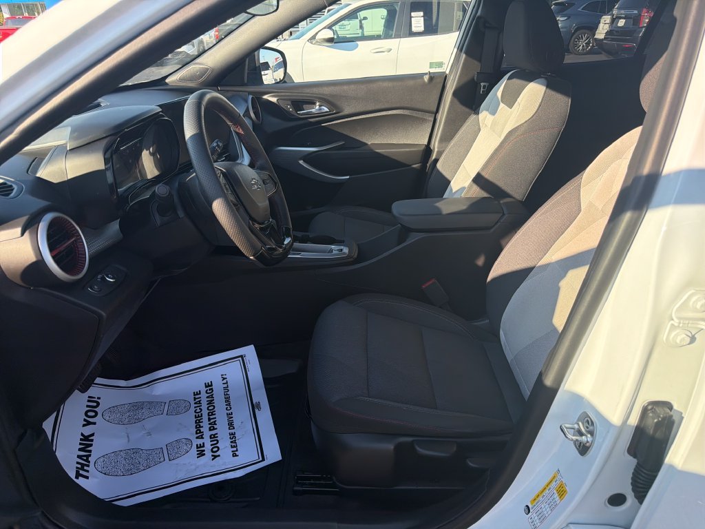 Used 2025 White Chevrolet 1RS image 12