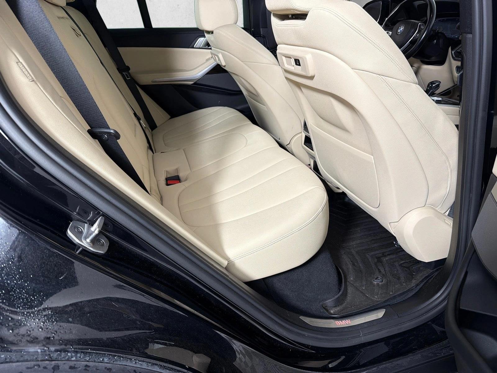 Used 2021 Jet Black BMW sDrive40i image 17