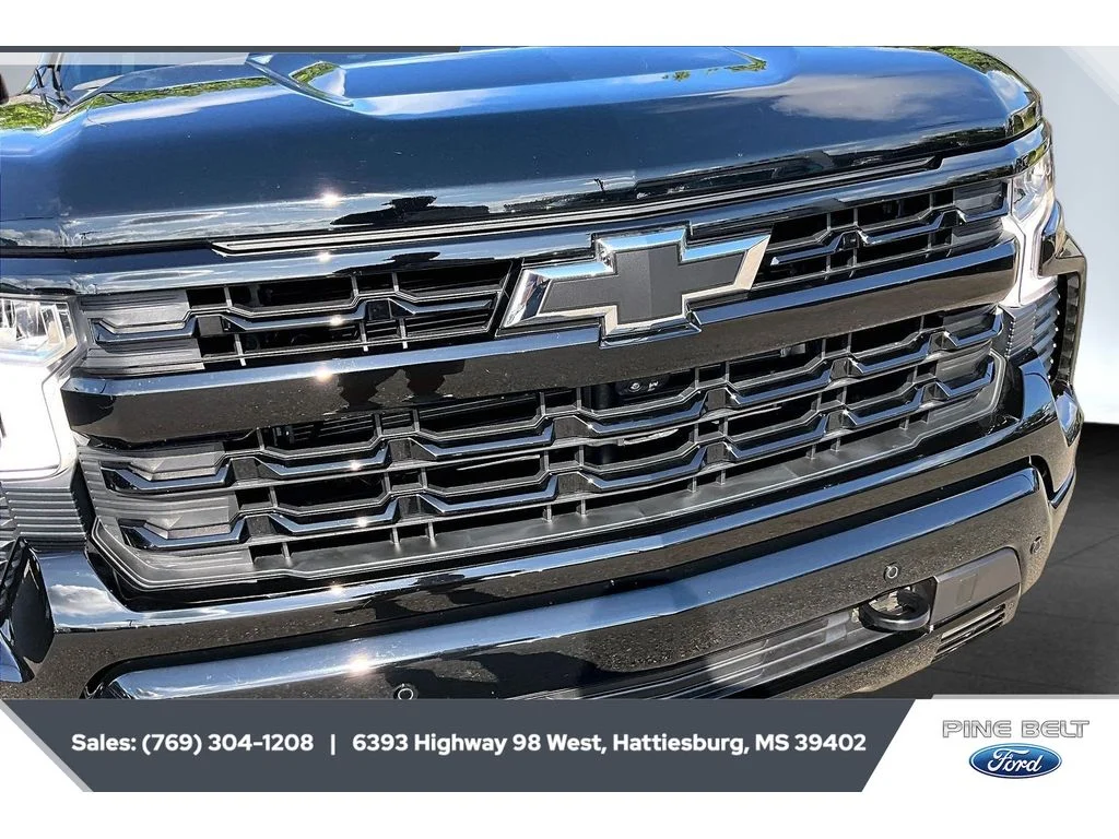 Used 2025 Black Chevrolet RST image 22