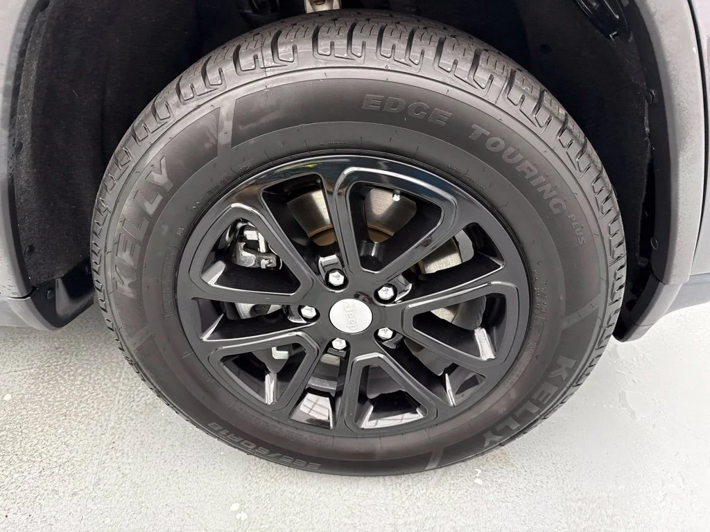 2021 Jeep Grand Cherokee LAREDO E SUV Slide 11
