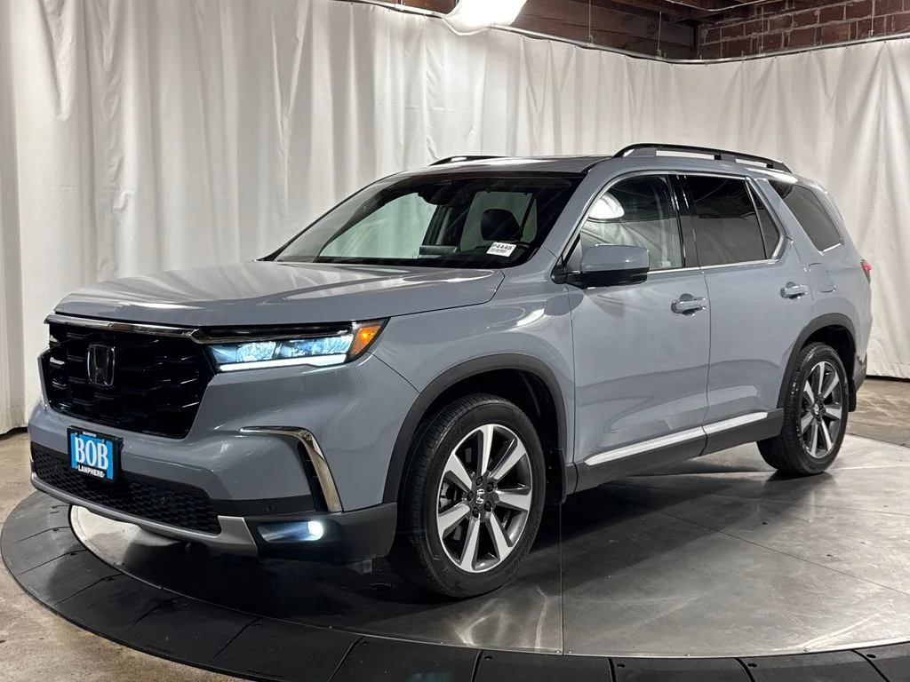 2024 Honda Pilot Touring AWD's photo