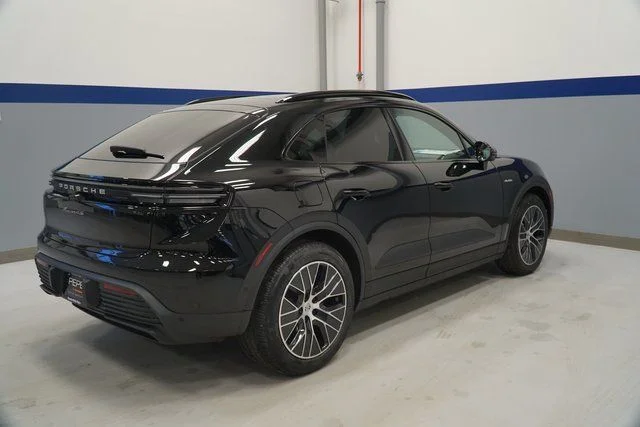 2026 Porsche Macan S - Photo 10