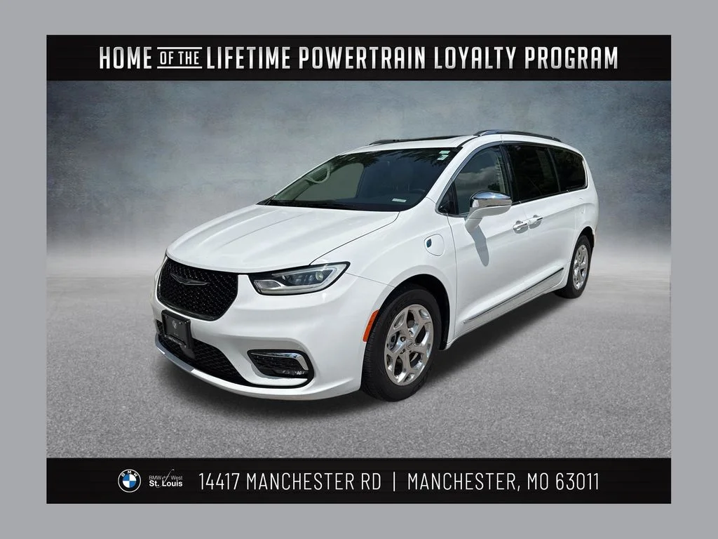 Used 2021 White Chrysler Limited image 1