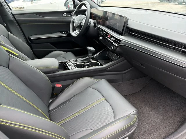 2026 Kia K5 GT - Photo 23