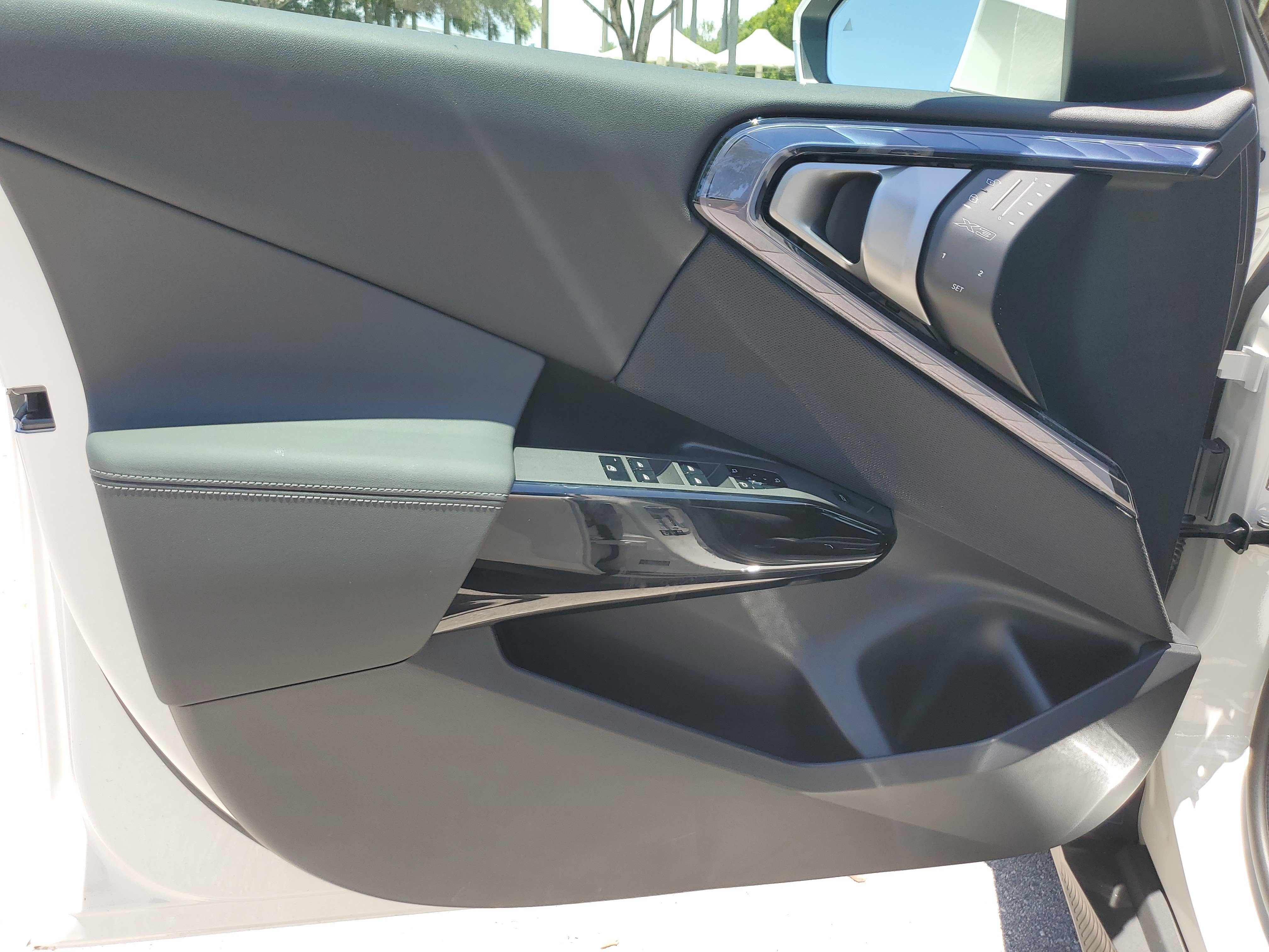 New 2026 Mineral White Metallic BMW 30 xDrive image 19
