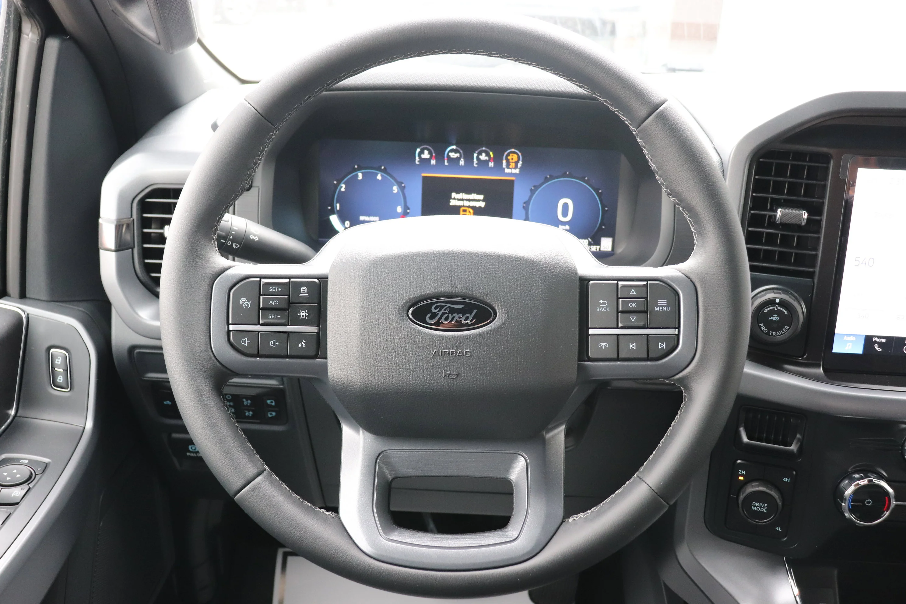 New 2026 CARBONIZED GREY METALLIC Ford XLT image 13