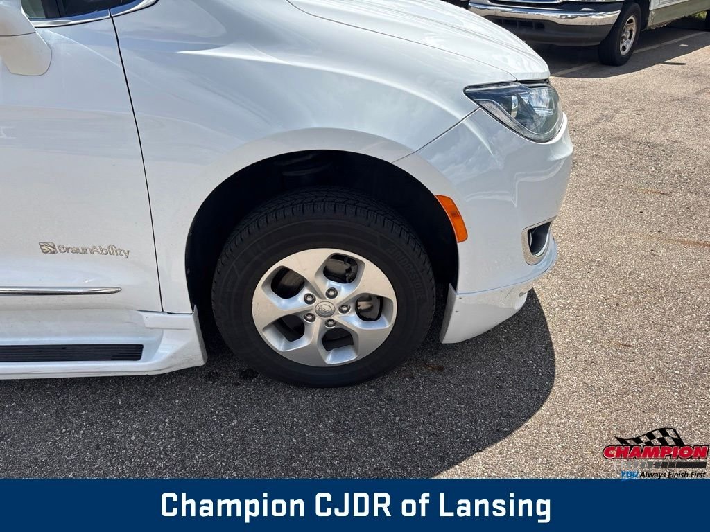 Used 2017 White Chrysler Touring L Plus image 34