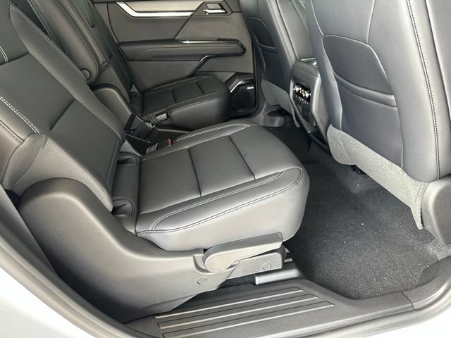 New 2026 Glacier White Tricoat GMC Elevation image 35