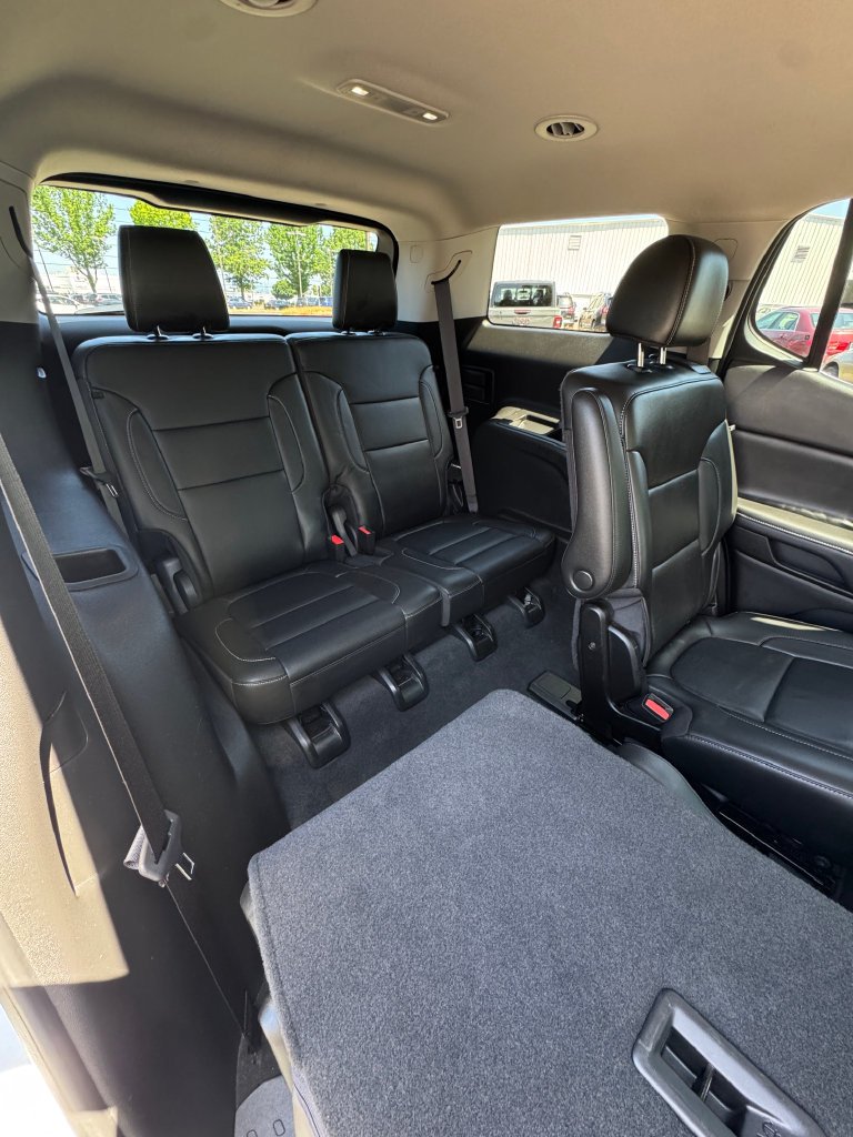 Used 2023 Summit White GMC SLT image 26