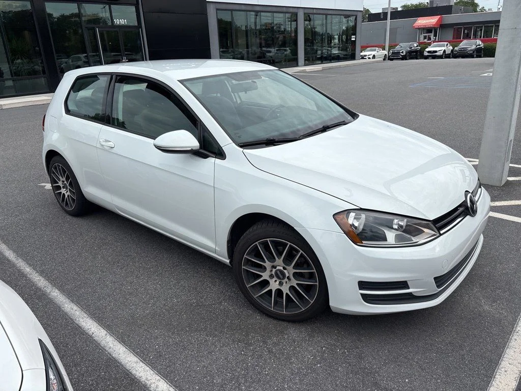 2016 Volkswagen Golf TSI S 2-door Auto's photo