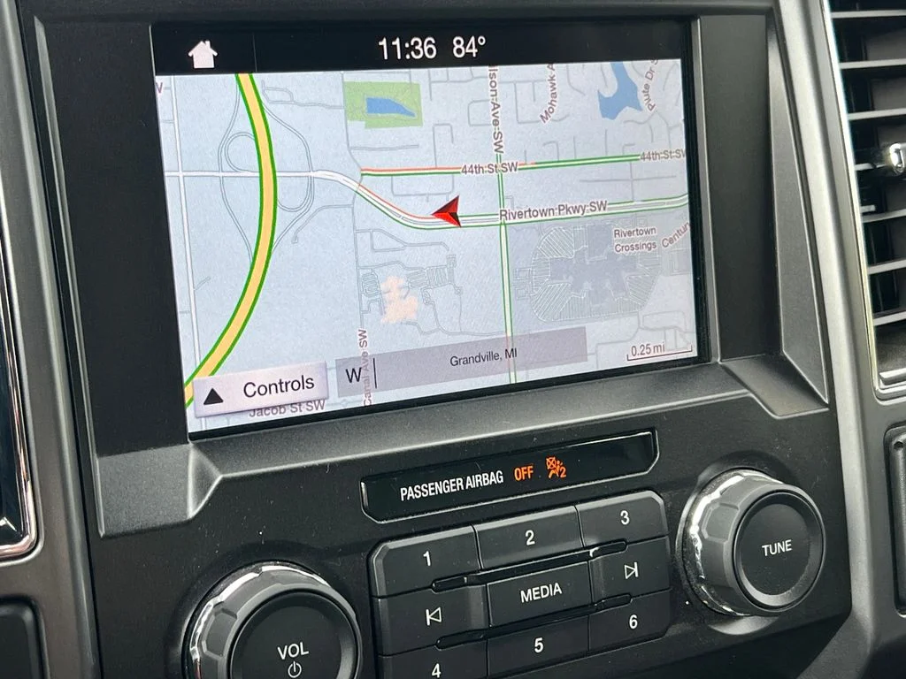 Used 2019 Black Ford XLT image 23