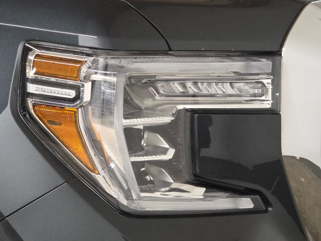 Used 2021 Green GMC Denali image 15