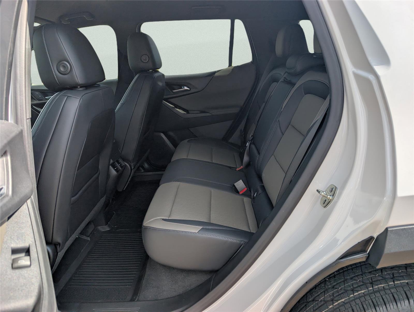 New 2026 Summit White Chevrolet LT image 15