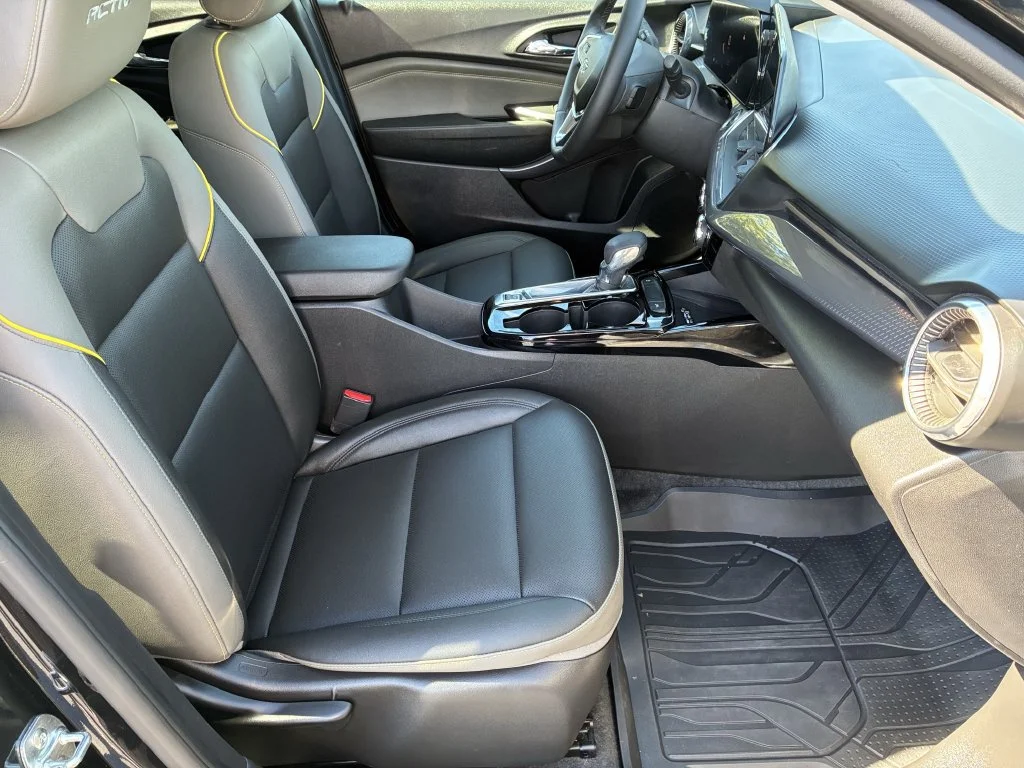 Used 2025 Mosaic Black Metallic Chevrolet ACTIV image 22