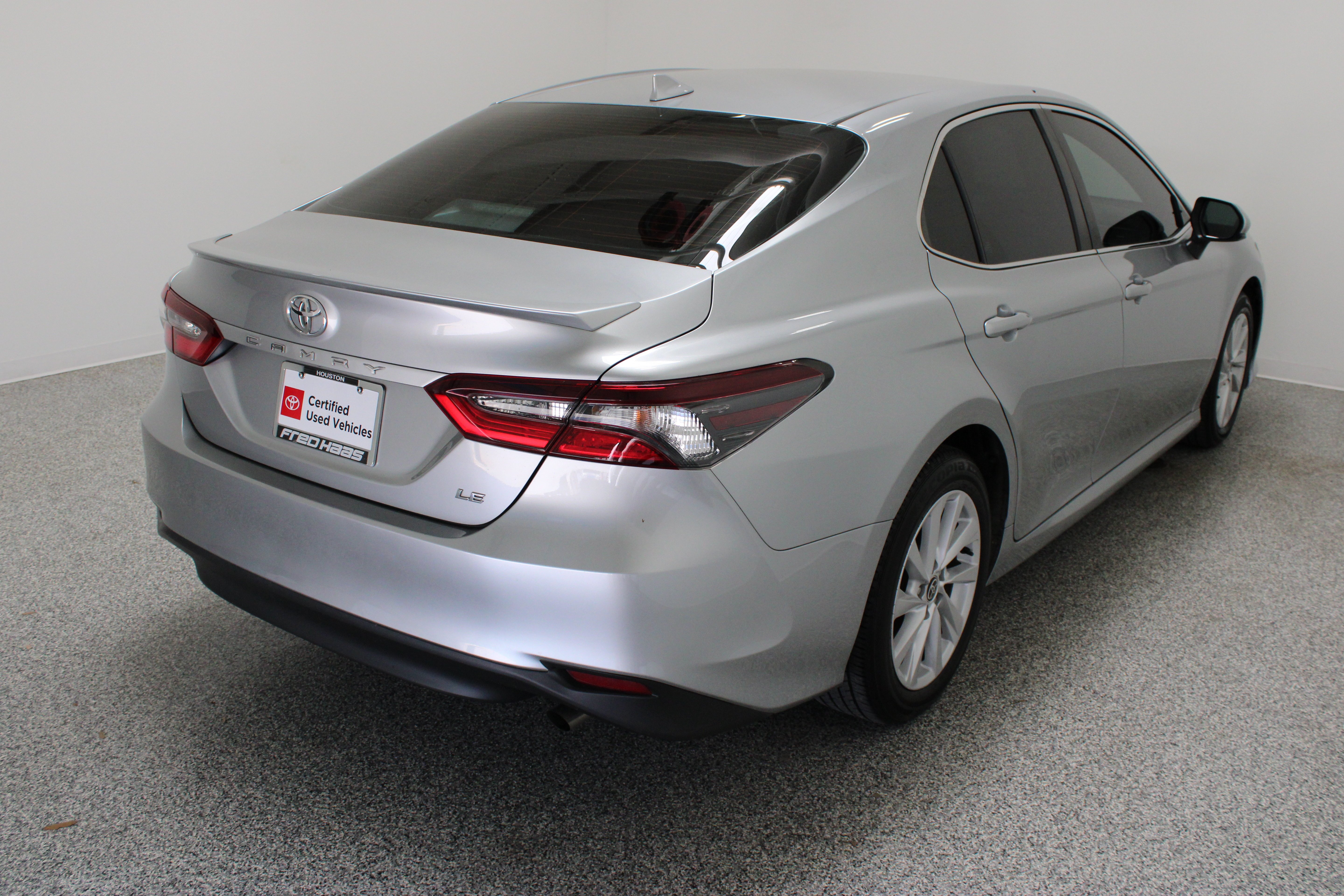 Certified Used 2022 Celestial Silver Metallic Toyota LE 2.5L image 7