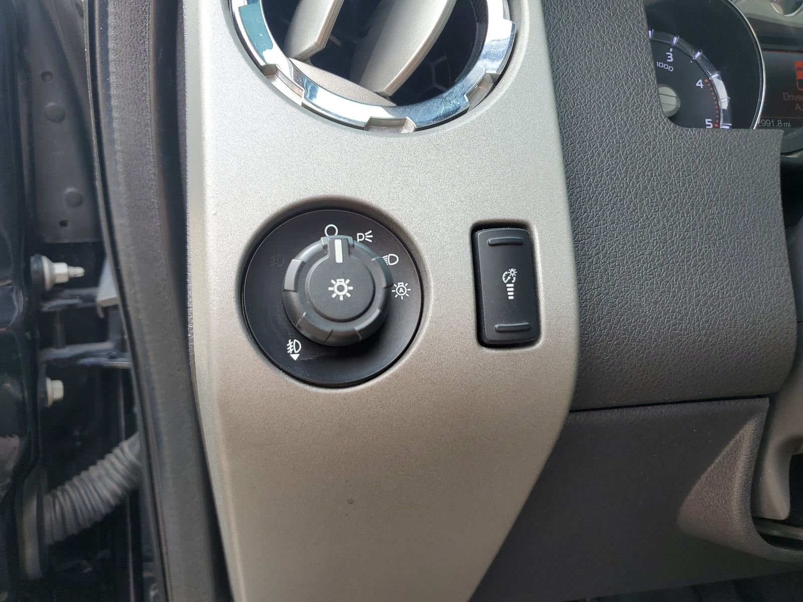 Used 2016 Black Ford Lariat image 18