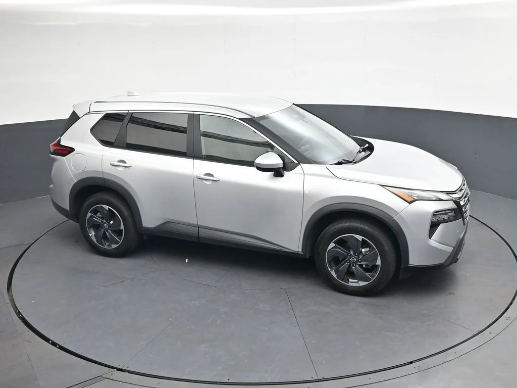 Used 2025 Silver Nissan SV image 26
