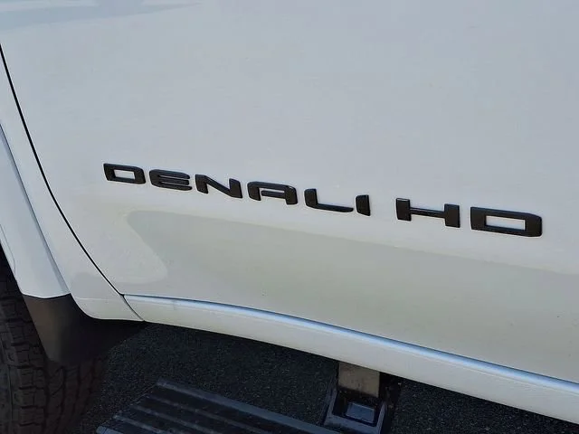 New 2026 Glacier White Tricoat GMC Denali Ultimate image 25