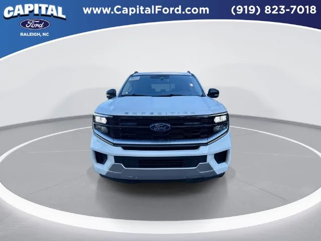 Used 2025 White Ford Platinum image 3