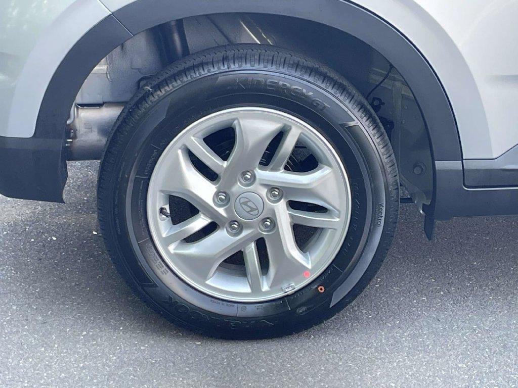 New 2026 Silver Hyundai SE image 7